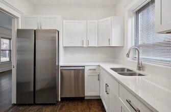 2207 W School St in Chicago, IL - Building Photo - Building Photo