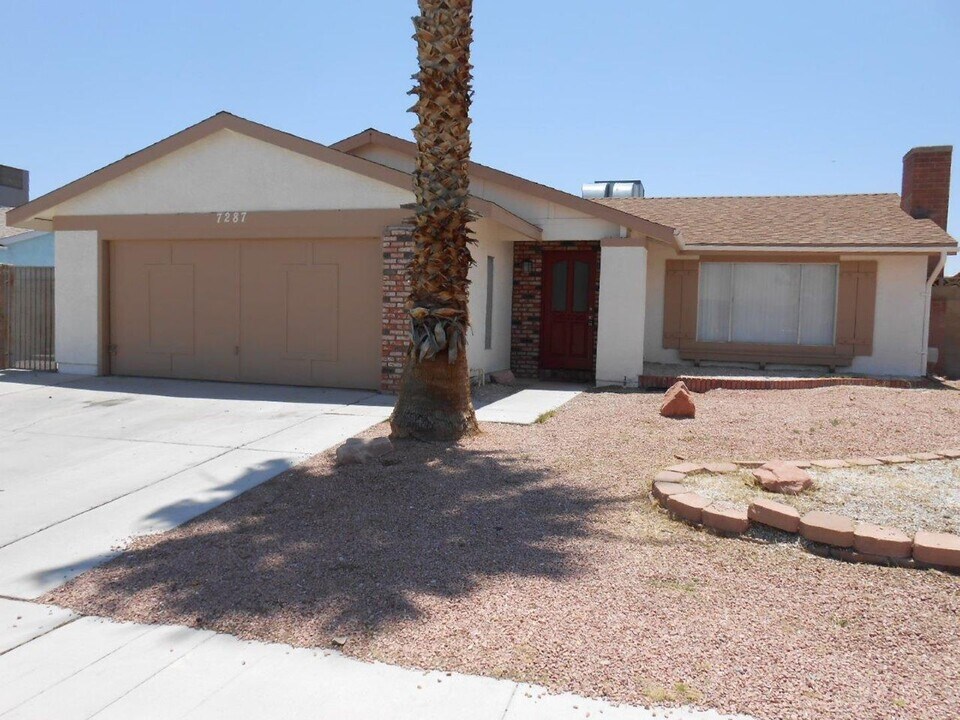 7287 Westpark Ave in Las Vegas, NV - Building Photo