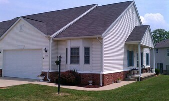 1425 W Westwind Ct in Bloomington, IN - Building Photo