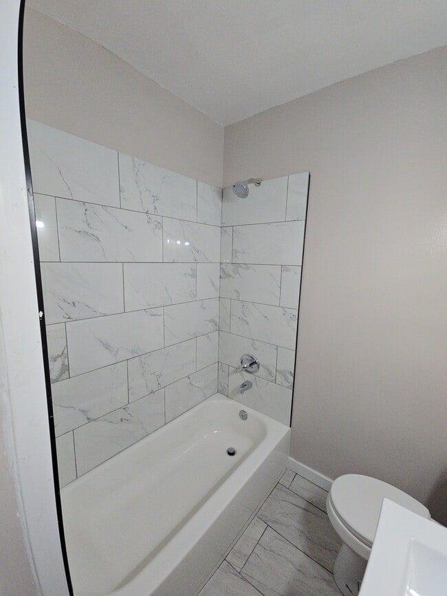 1107 Lindley Ave, Unit #2 in Philadelphia, PA - Building Photo - Building Photo