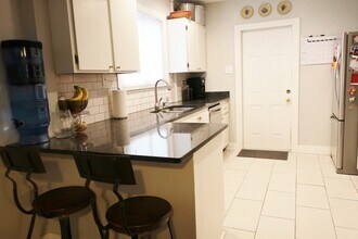 2102 E 37th St in Savannah, GA - Building Photo - Building Photo