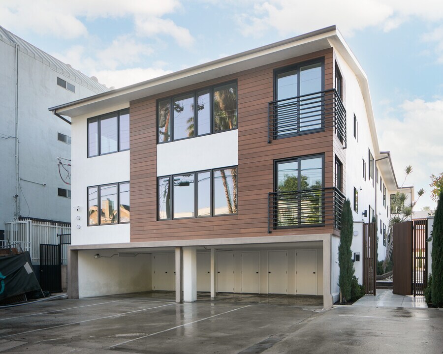 1427 N Vista St in Los Angeles, CA - Building Photo