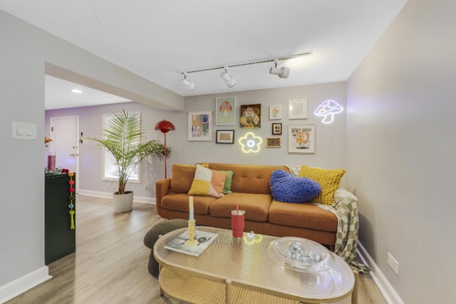 3007 N Ashland Ave