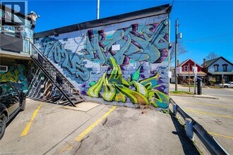 308 Barton St E in Hamilton, ON - Building Photo - Building Photo