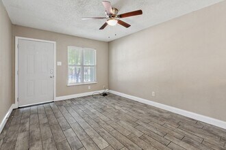6702 Colony Park Dr in Austin, TX - Building Photo - Building Photo