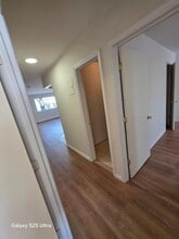 6678 69th St, Unit 3 in Middle Village, NY - Building Photo - Building Photo