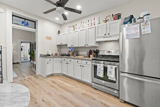 211 E 5th St, Unit 1 in Newport, KY - Foto de edificio - Building Photo