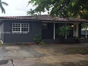 335 NE 114th St in Miami, FL - Building Photo - Building Photo