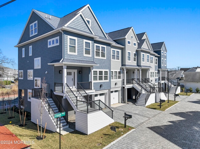 95-99 Bay Ave in Highlands, NJ - Building Photo - Building Photo