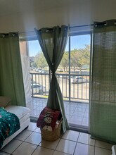 9120 Fontainebleau Blvd in Miami, FL - Foto de edificio - Building Photo