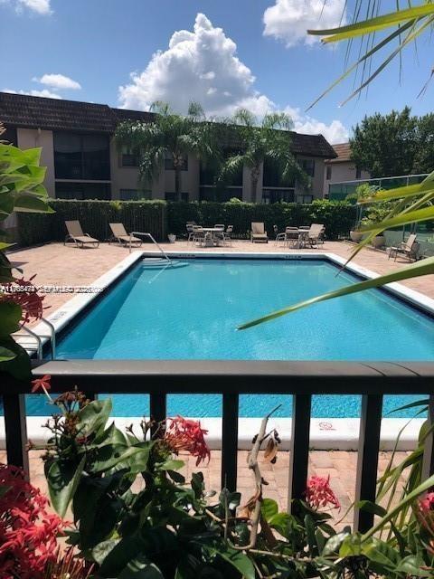 10445 NW 11th St in Pembroke Pines, FL - Building Photo - Building Photo