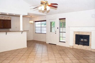 9495 Landis Dr in Beaumont, TX - Building Photo - Building Photo