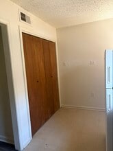 1672 Brightside Dr, Unit C in Baton Rouge, LA - Foto de edificio - Building Photo