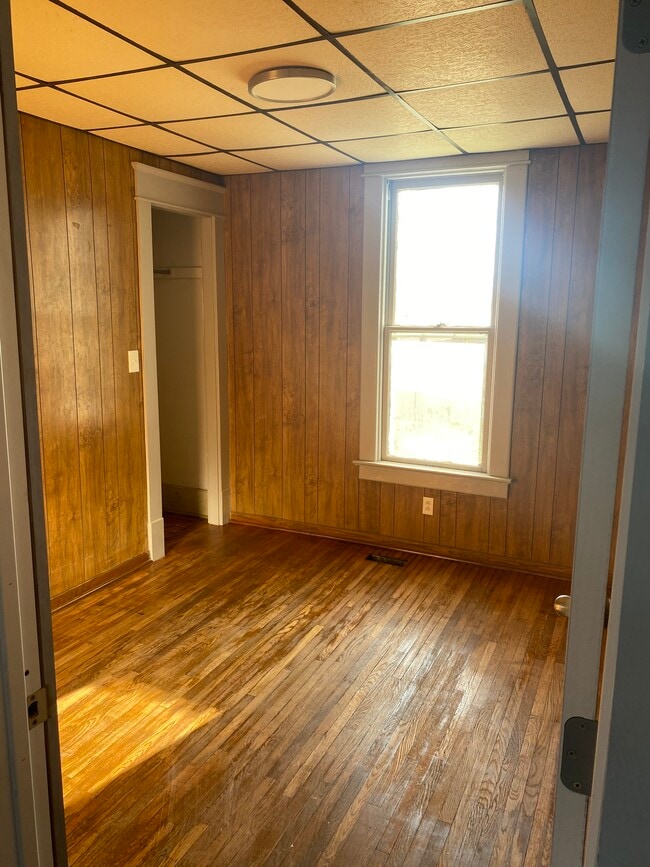 428 E 27th St, Unit 1st Floor in Erie, PA - Foto de edificio - Building Photo