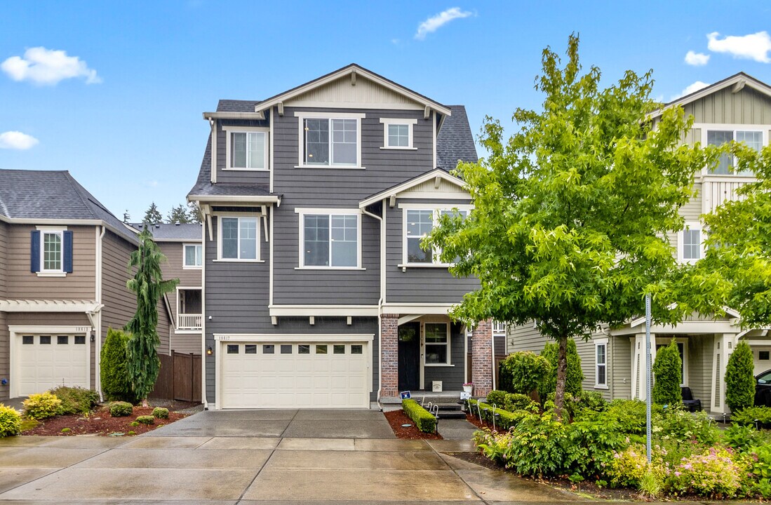 18617 45th Dr SE in Bothell, WA - Building Photo