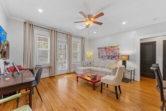 2101 Kirkwood Ave in Charlotte, NC - Foto de edificio - Building Photo