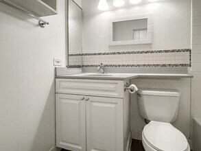 3660 N Lake Shore Dr, Unit 611 in Chicago, IL - Foto de edificio - Building Photo