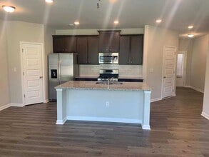 3649 Prospect Point Dr in Oakwood, GA - Foto de edificio - Building Photo