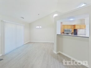 3617 Rosedown Dr, Unit 1103 in Matthews, NC - Foto de edificio - Building Photo