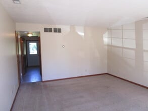 405 Weeks St in Albion, IN - Building Photo - Building Photo