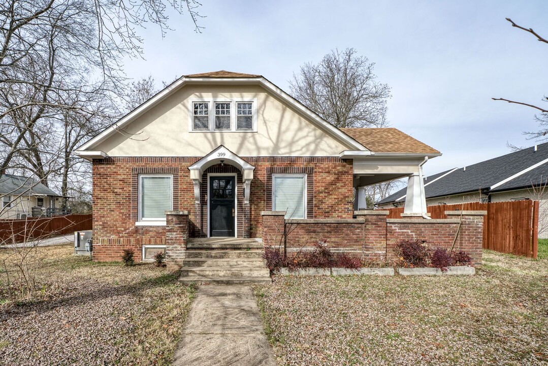 399 Hughes St in Cookeville, TN - Foto de edificio