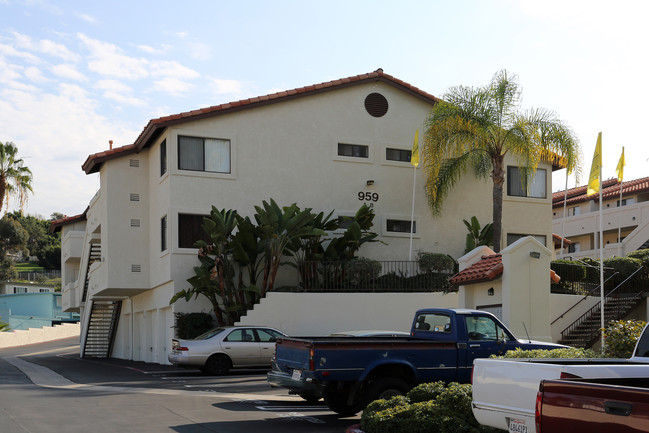 Sunset Trails in Vista, CA - Foto de edificio - Building Photo