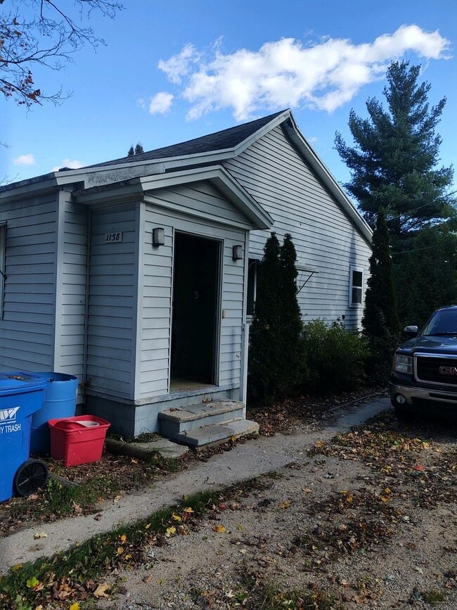 property at 1138 Riverside St