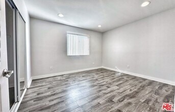 4829 W 17th St in Los Angeles, CA - Building Photo - Building Photo