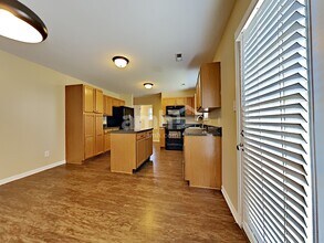 7904 Mill Park Ln in Powell, TN - Foto de edificio - Building Photo