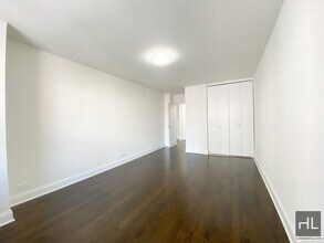 East 82nd Street in New York, NY - Building Photo - Building Photo