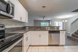 Amberton Luxury Townhomes in Naples, FL - Foto de edificio - Building Photo