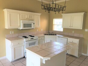 221 Briarhaven Dr in Baton Rouge, LA - Building Photo - Building Photo