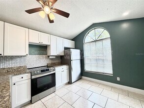 10227 Comfort Cir in Orlando, FL - Building Photo - Building Photo