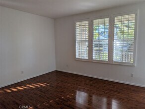27009 Channel Ln, Unit 7 in Santa Clarita, CA - Foto de edificio - Building Photo