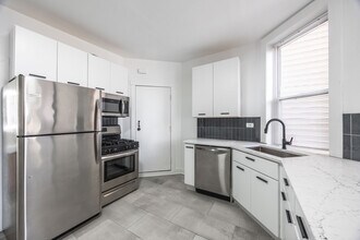 1841 N Kedzie Ave, Unit 2F in Chicago, IL - Building Photo - Building Photo