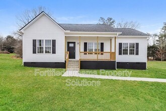 408 N Smith St in Liberty, NC - Building Photo - Building Photo