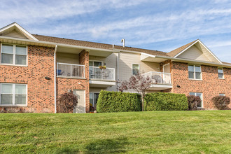 Laurel Springs Apartments in Erie, PA - Building Photo - Building Photo