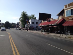 1825-1829 W Sunset Blvd in Los Angeles, CA - Foto de edificio - Building Photo