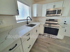 7404 N 62nd Ave in Glendale, AZ - Building Photo - Building Photo