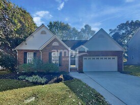 7 Hazeltine Ct in Simpsonville, SC - Building Photo