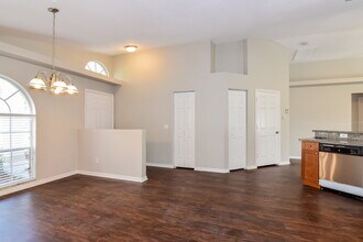 4502 Netherwood Dr in Tampa, FL - Building Photo - Building Photo