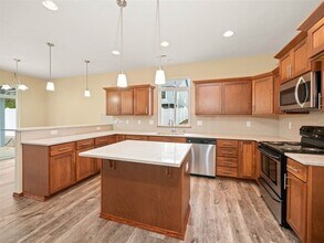 13009 N Raptor LN in Spokane, WA - Foto de edificio - Building Photo