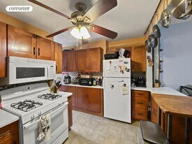 758 10th Ave in New York, NY - Building Photo