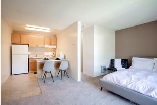 Orchard Glen in San Jose, CA - Building Photo