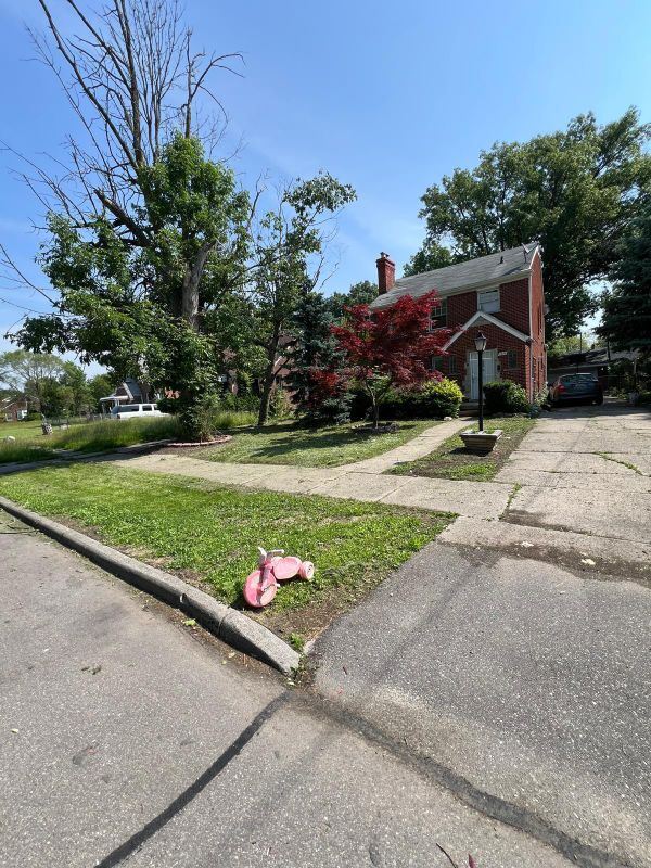 property at 5214 Hereford St