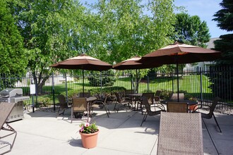 Stone Creek Gardens in Madison, WI - Foto de edificio - Building Photo