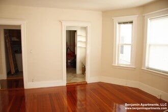 29 Justin Rd, Unit 1 in Boston, MA - Building Photo - Building Photo