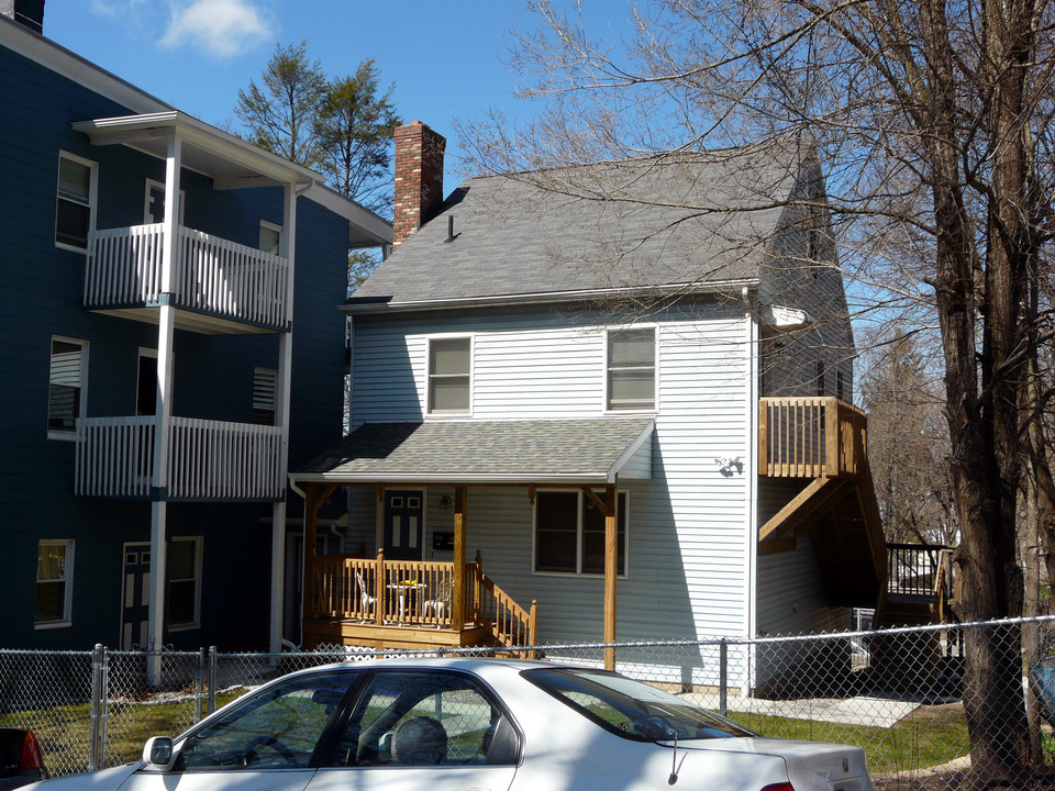 15 Market St in Waterbury, CT - Building Photo