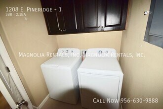 1208 E Pineridge Ave, Unit 1 in McAllen, TX - Building Photo - Building Photo