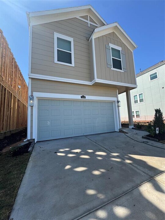 3208 La Rambla Dr in Houston, TX - Building Photo